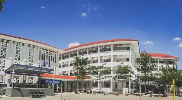 THPT Nguyễn Hữu Cầu